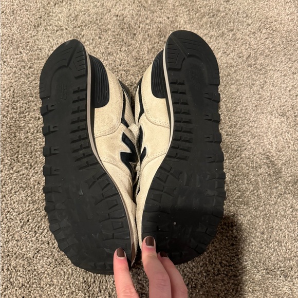 New Balance Size 9 Sneakers - Picture 3 of 4